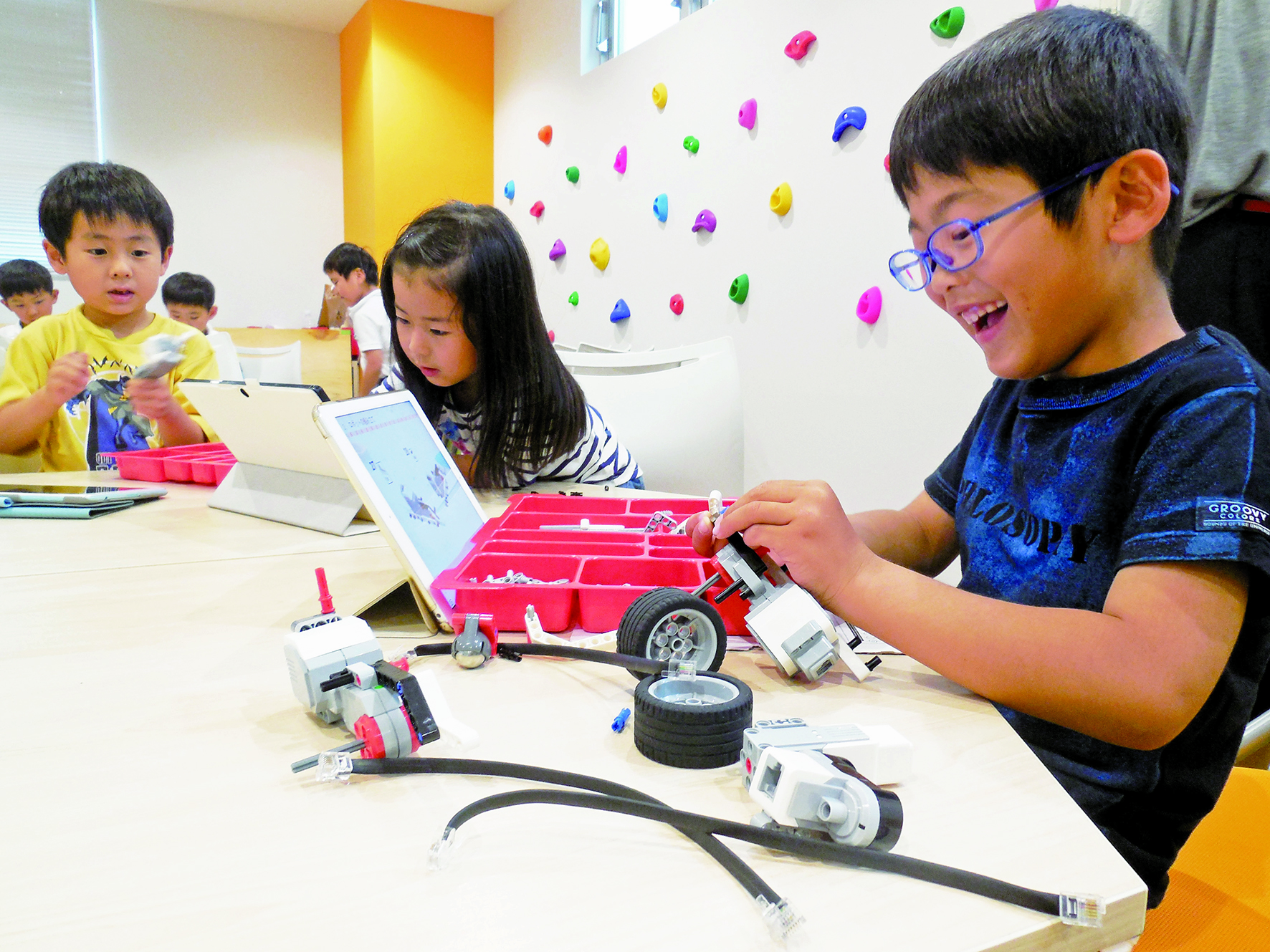 Lớp-học-lập-trình-robot-tại-Nhật-Bản
